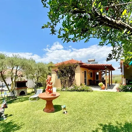 Dream Garden House Christina Case de vacanță Nea Poteidaia